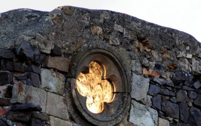 Les Fenêtres en Quadrilobe de Mirefleurs